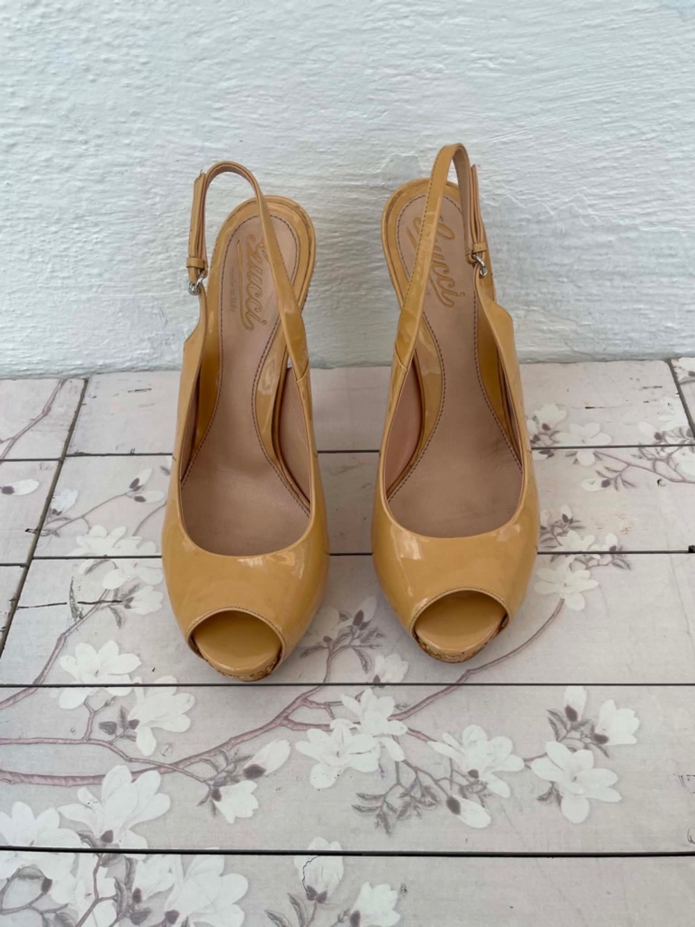 Gucci Patent Leather Slingback Peep-Toe Pumps in Mustard